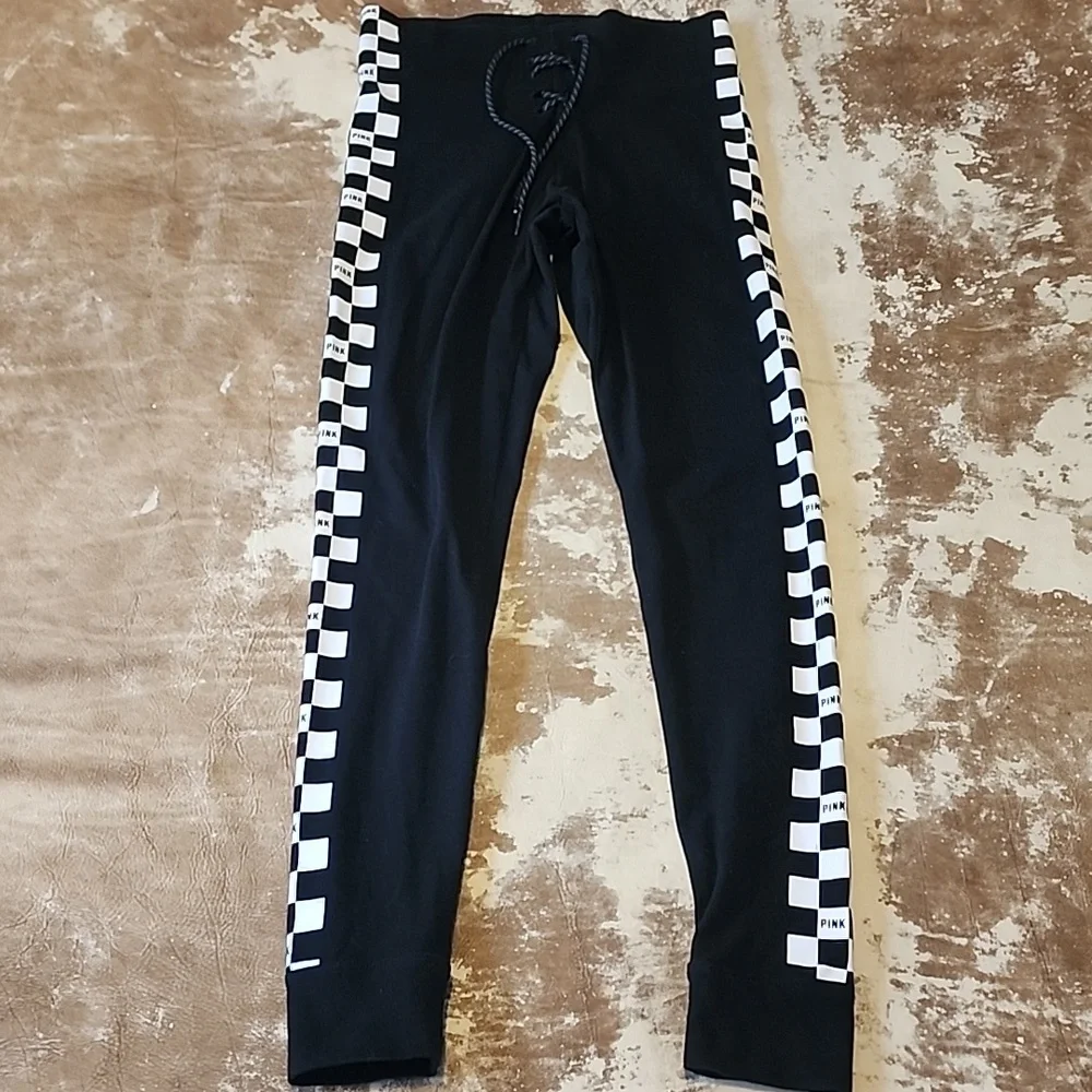 Hard To Find Pink VS White and Black Checkerd Leggings. Size: S - Picture 2 of 12
